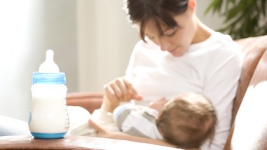 سینه یا شیشه شیر؟