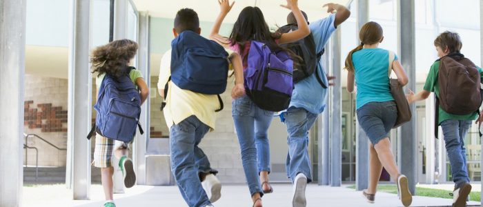 به کودکتان کمک کنید با دوران متوسطه اول وفق پیدا کند